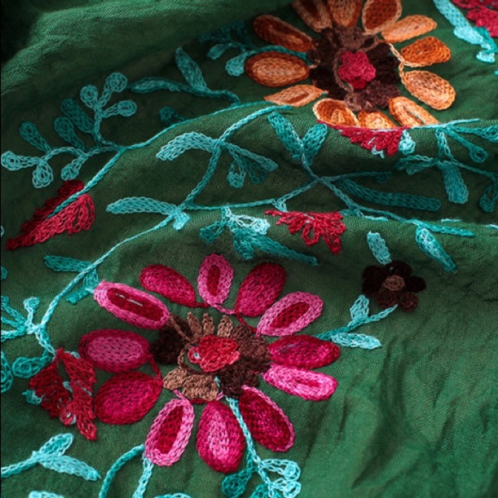 Beautiful soft cotton embroidered scarf - Picture 13 of 13